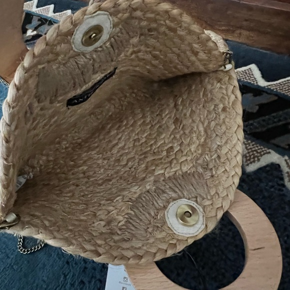 *Sold* NWT Antik Kraft Jute Style Convertible Handbag with Round Wooden Handles! - Picture 4 of 11